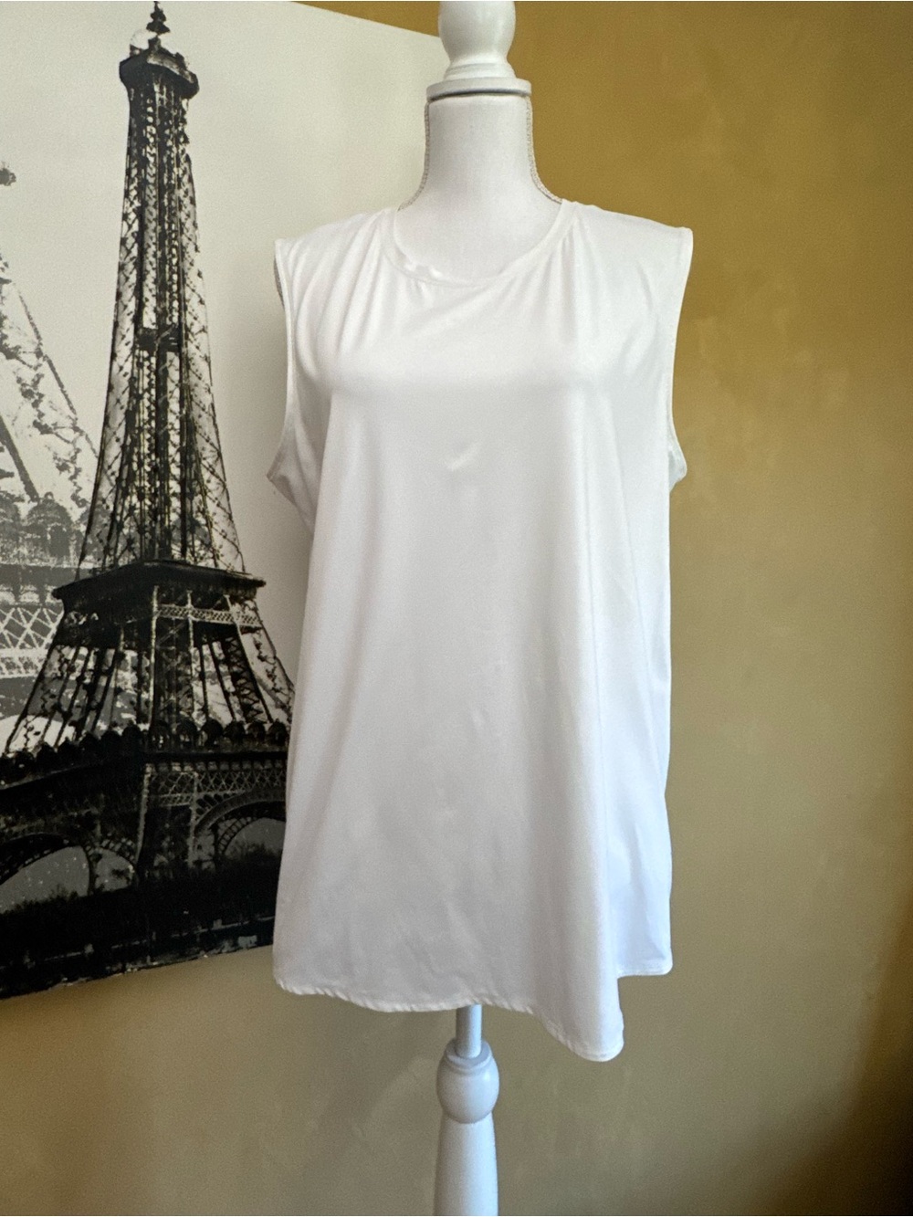 Athleta White Sleeveless Muscle Tee